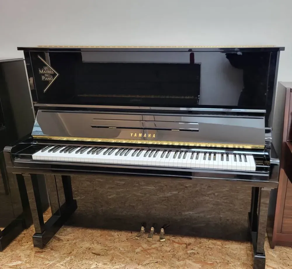 Yamaha U3